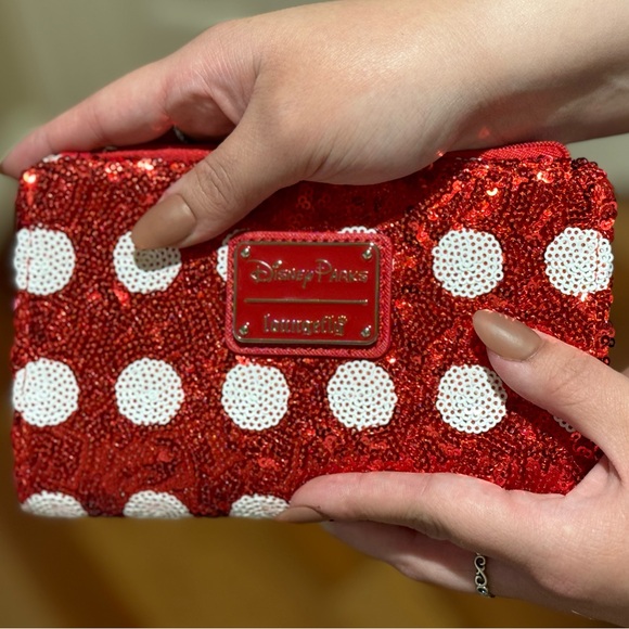 Brand New w/ tags Disney Parks Loungefly Minnie Mouse Wallet White & Red - Picture 4 of 7